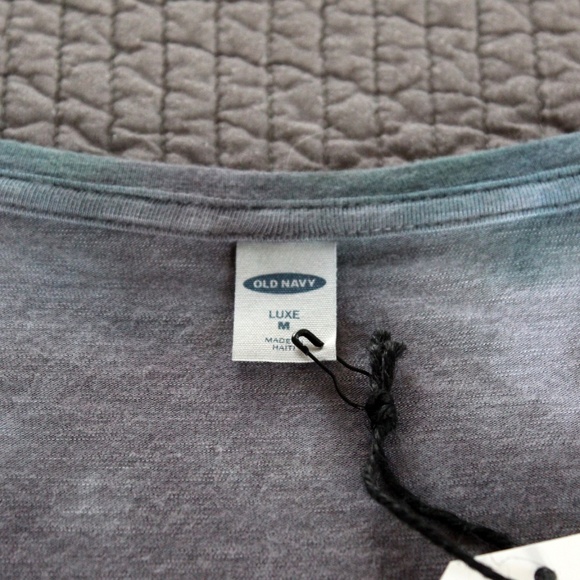 Handmade tie dye v-neck t-shirt top by Hue Revival - Picture 4 of 9